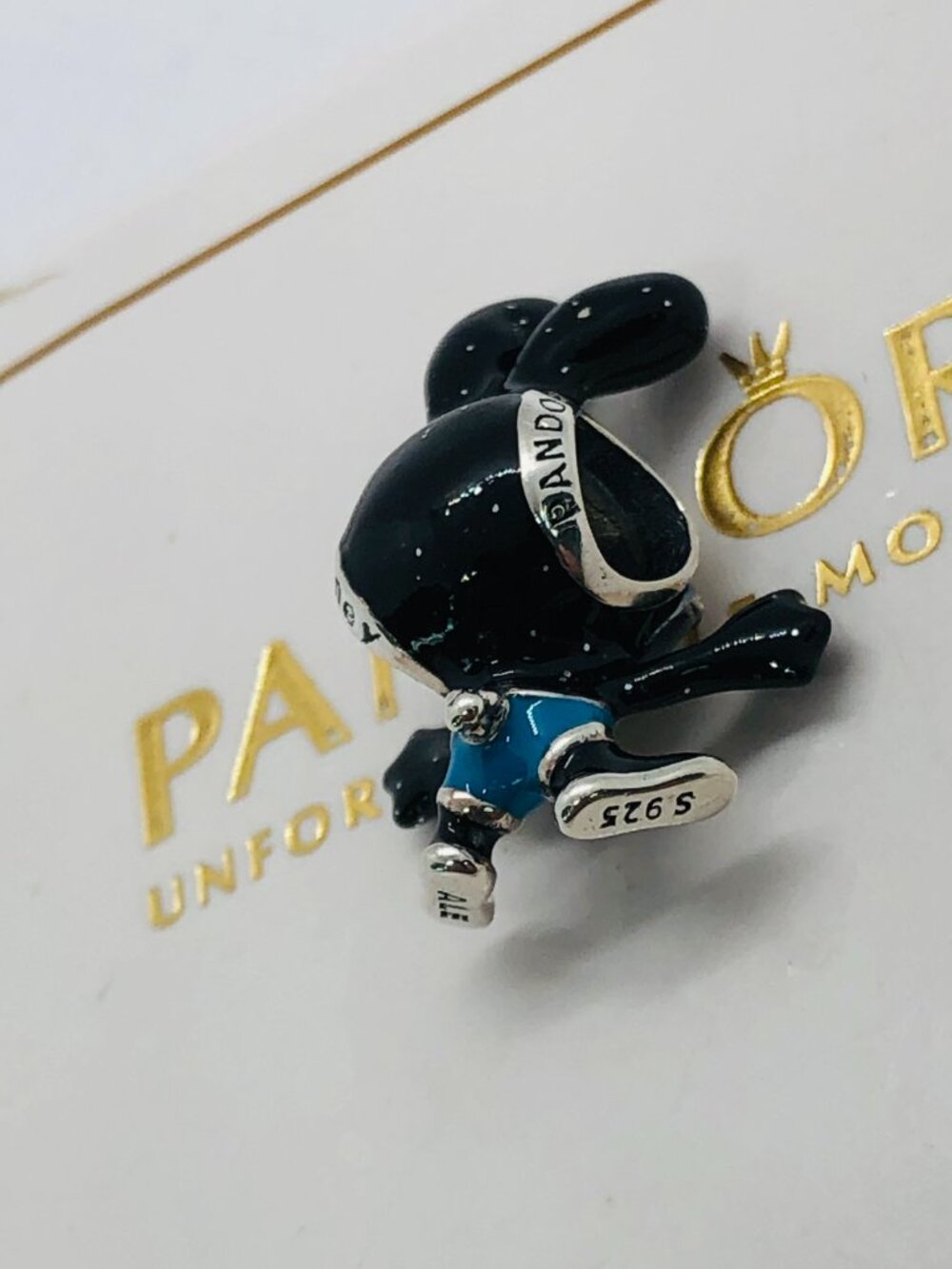 Pandora Disney Oswald The Lucky Rabbit Charm - Picture 3 of 6